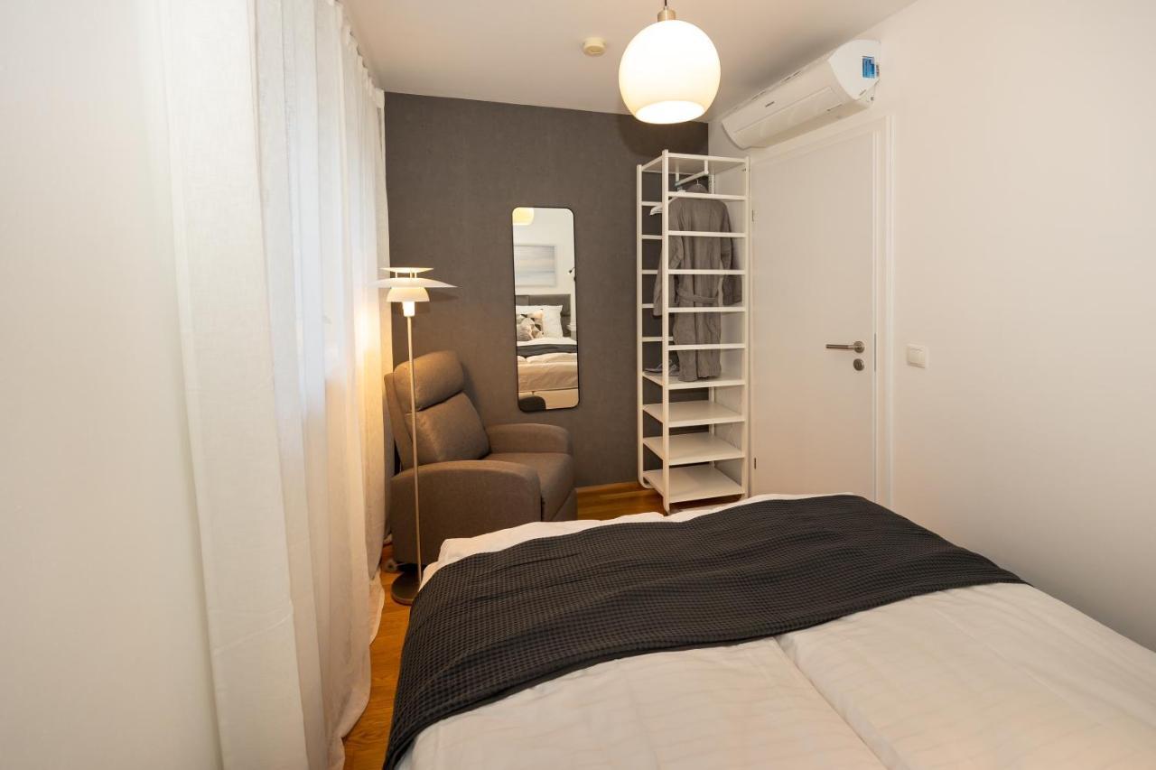 Rooftop Cozy Apartment Near Innerstadt With Ac Bécs Kültér fotó
